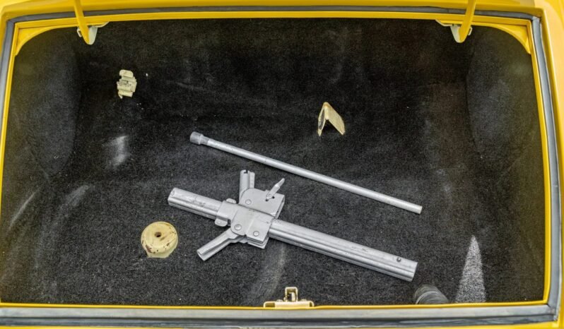 
								1969 Datsun 2000 5-Speed full									