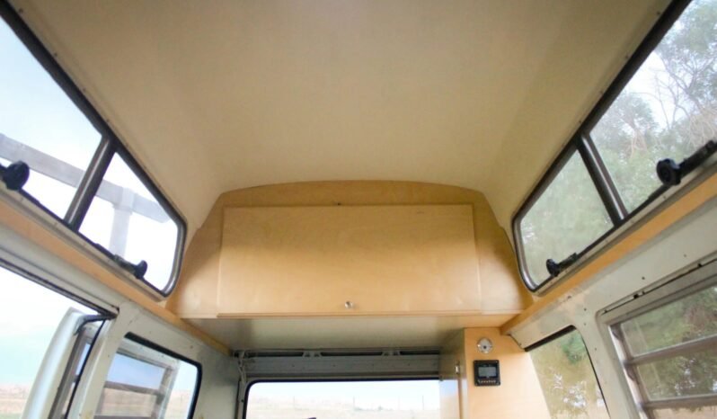 
								1971 Volkswagen Type 2 Camper 2.5 full									