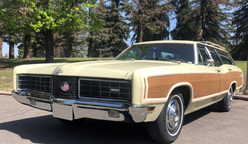 
								1970 Ford LTD Country Squire full									