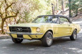 1967 Ford Mustang V8 Yellow