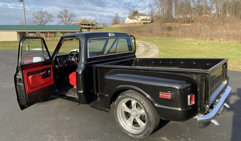 
								1972 Chevrolet C10 V8 Stepside full									