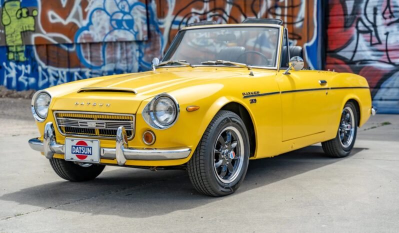 
								1969 Datsun 2000 5-Speed full									