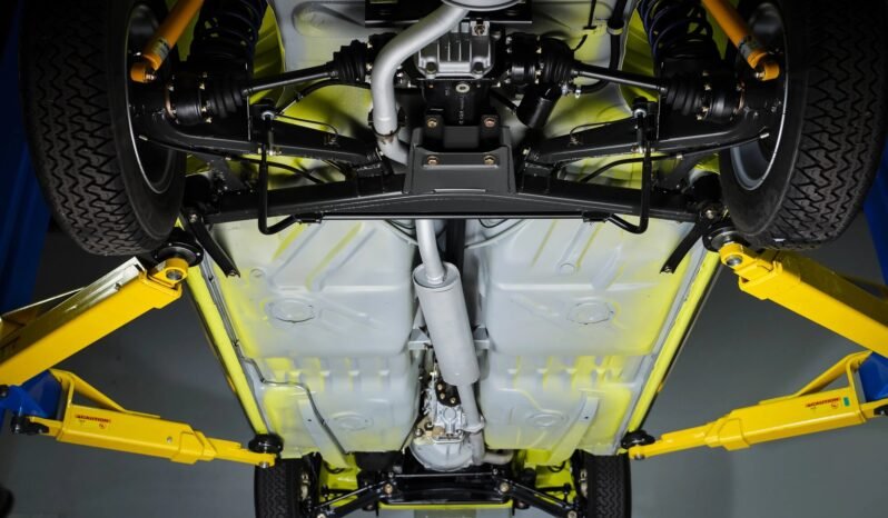 
								1972 BMW 2002tii 5-Speed full									