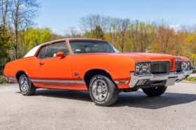 1970 Oldsmobile Cutlass Supreme Holiday Coupe SX