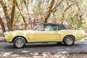 1967 Ford Mustang V8 Yellow