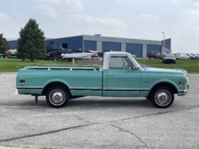 1969 Chevrolet C10 Long-Bed V8