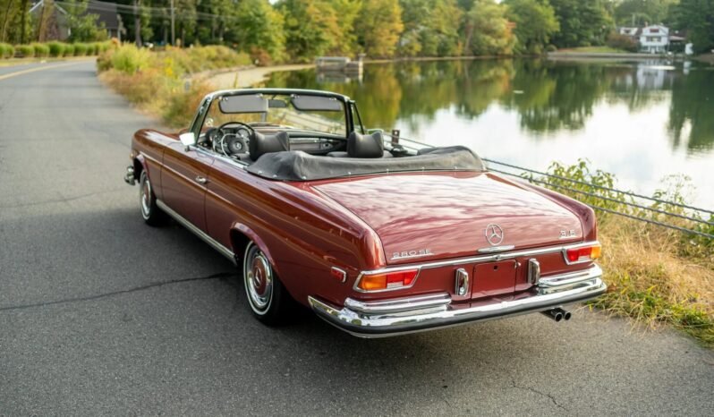 
								1971 Mercedes-Benz 280SE V8 Cabriolet full									