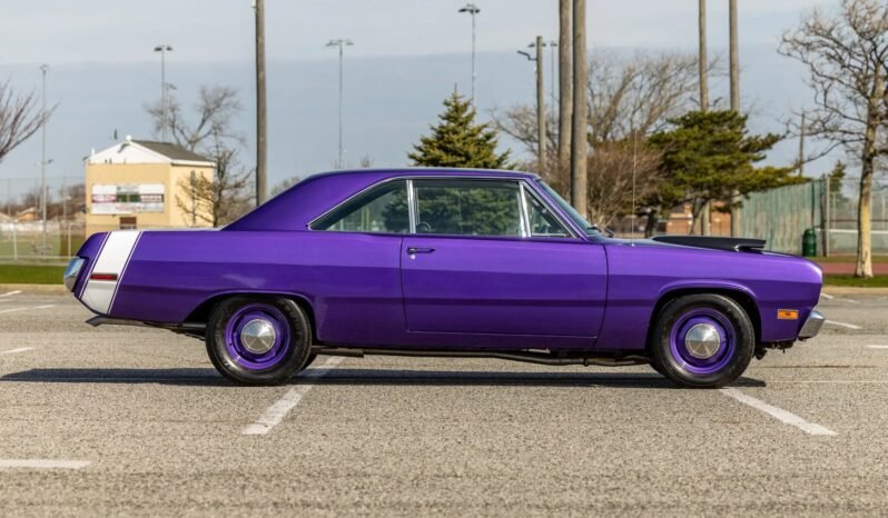 
								1971 Plymouth Valiant V8 full									