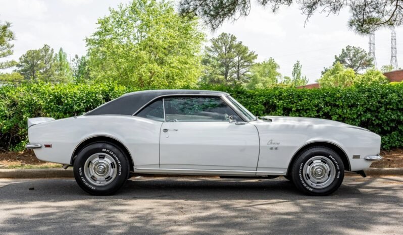 
								1968 Chevrolet Camaro 327CI V8 White full									