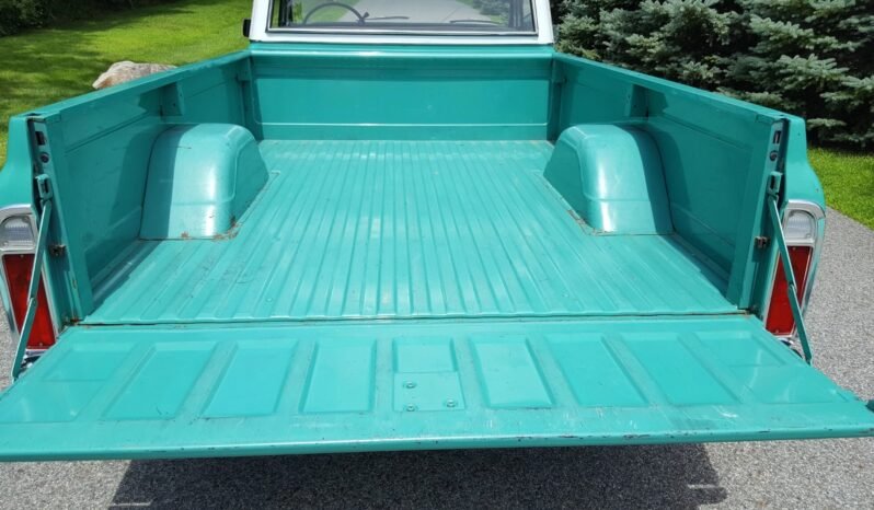 
								1972 Chevrolet C10 Pickup Truck full									