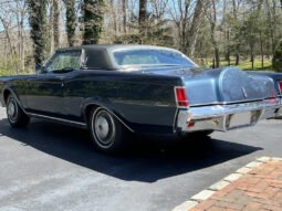 1970 Lincoln Continental V8