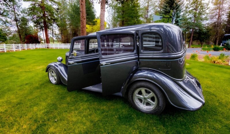
								1933 Plymouth Sedan Street Rod full									