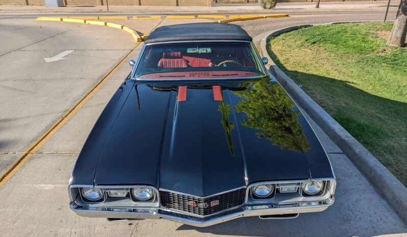 
								1968 Oldsmobile Cutlass S full									