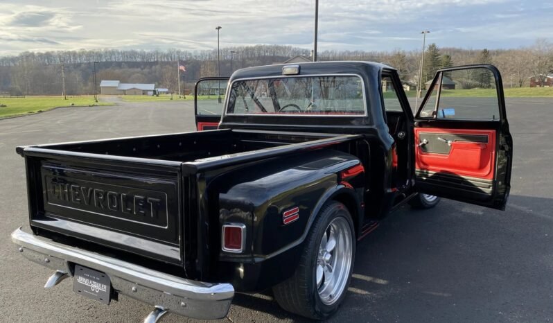 
								1972 Chevrolet C10 V8 Stepside full									