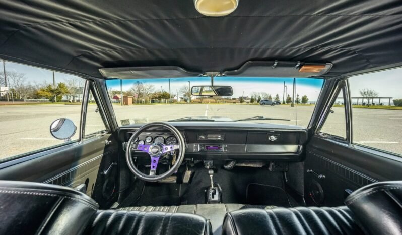 
								1971 Plymouth Valiant V8 full									