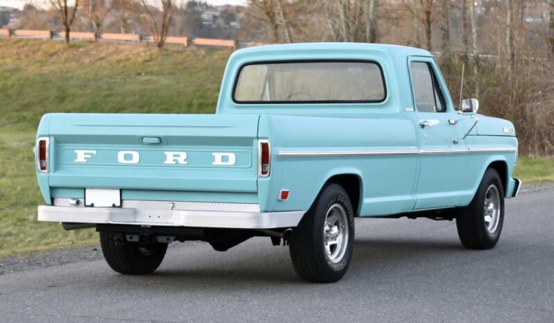 
								1967 Ford F-250 Pickup Truck full									