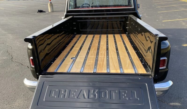 
								1972 Chevrolet C10 V8 Stepside full									