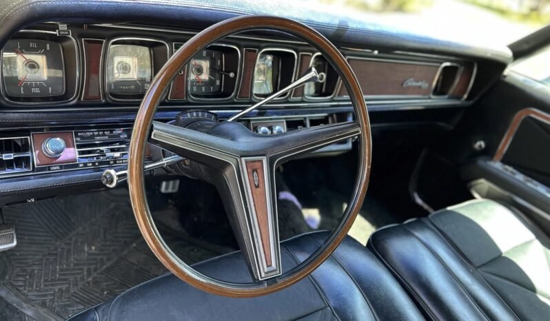 
								1970 Lincoln Continental V8 full									