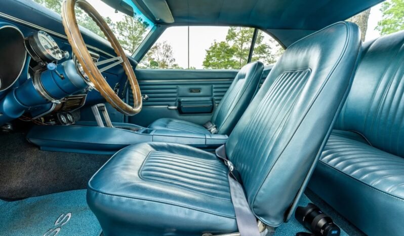 
								1968 Chevrolet Camaro 327CI V8 White full									