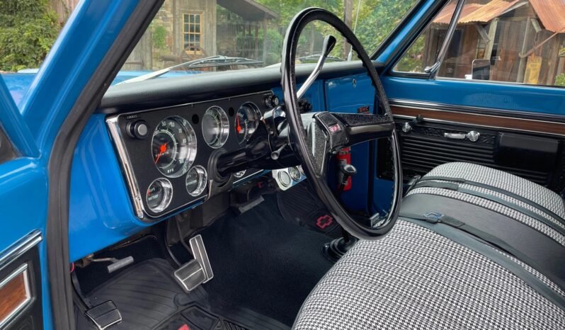 
								1971 GMC K2500 Custom V8 full									