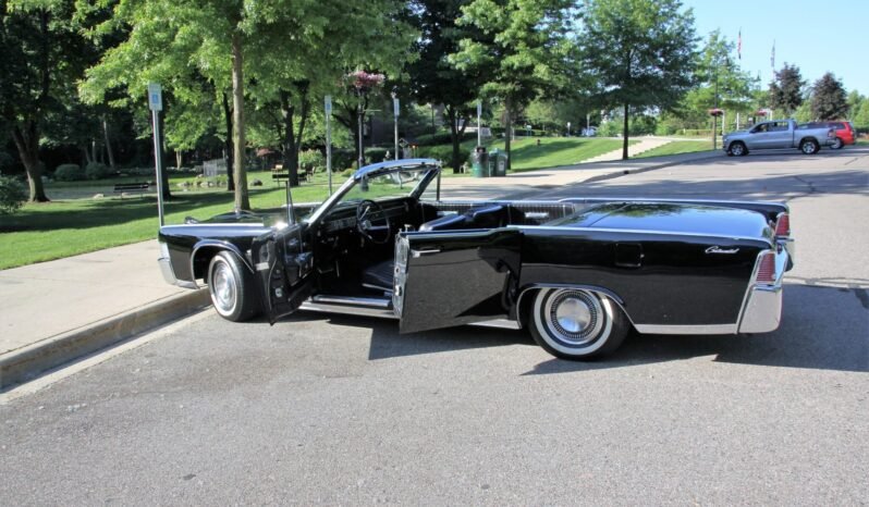 
								1965 Lincoln Continental Convertible V8 full									