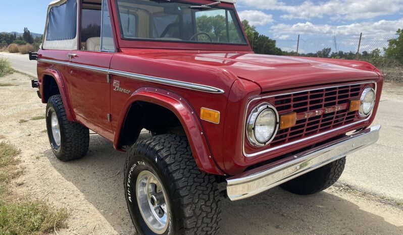 
								1972 Ford Bronco 4X4 Dark Red full									