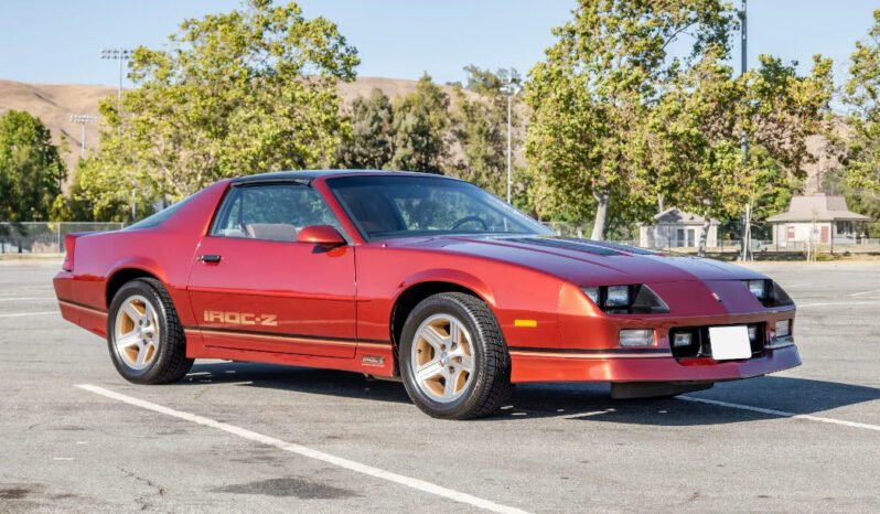 
								1989 Chevrolet Camaro Z28 IROC-Z full									