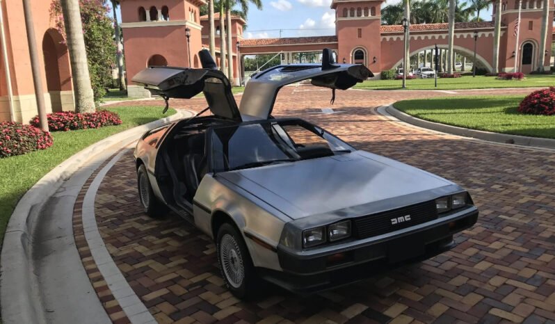 
								1981 DeLorean DMC-12 Brushed Stainless-Steel full									