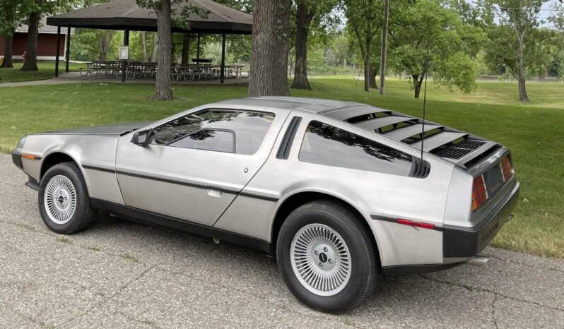 
								1982 DeLorean DMC-12 Brushed Stainless-Steel full									