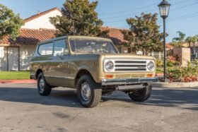 1972 International Harvester Scout II 4X4 Traveltop