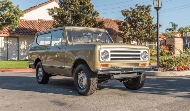 
								1972 International Harvester Scout II 4X4 Traveltop full									