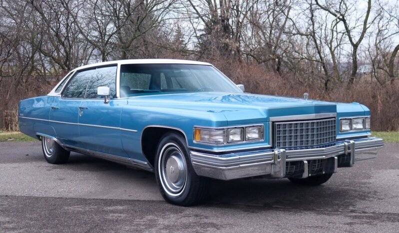 
								1976 Cadillac DeVille Sedan full									