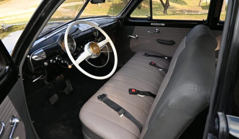 
								1950 Ford Deluxe Tudor Sedan V8 full									