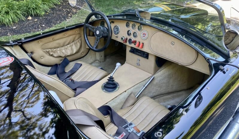 
								1965 Everett-Morrison Shelby Cobra V8 full									