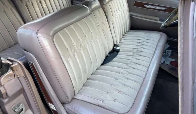 
								1964 Chrysler Imperial LeBaron Sedan full									