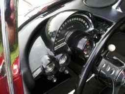 
										1962 Chevrolet Corvette Convertible full									