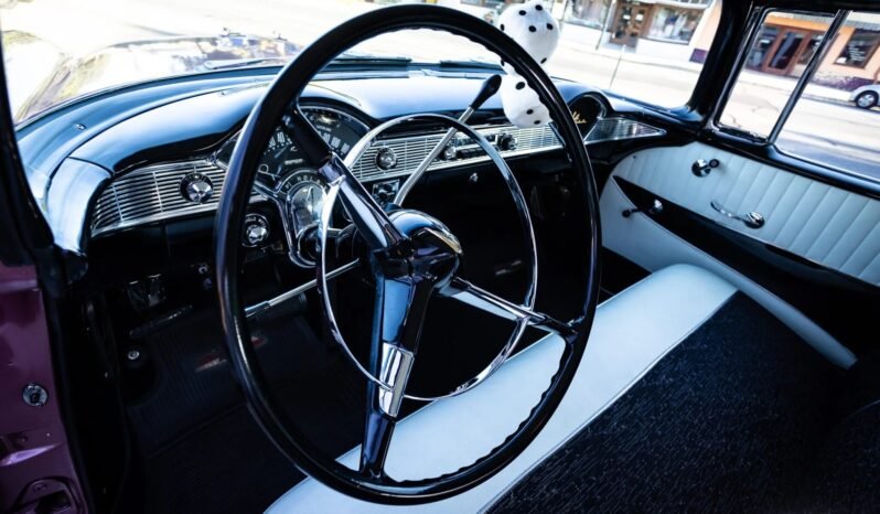 
								1956 Chevrolet Bel Air Sedan V8 full									