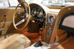 
										1963 Chevrolet Corvette Split-Window full									