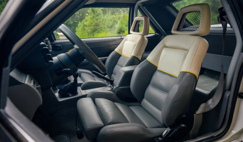 
								1989 Ford Mustang Saleen SSC full									