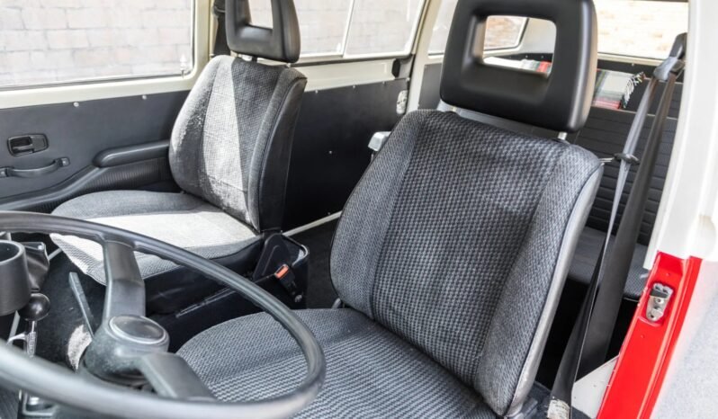 
								1979 Volkswagen Type 2 Bus full									