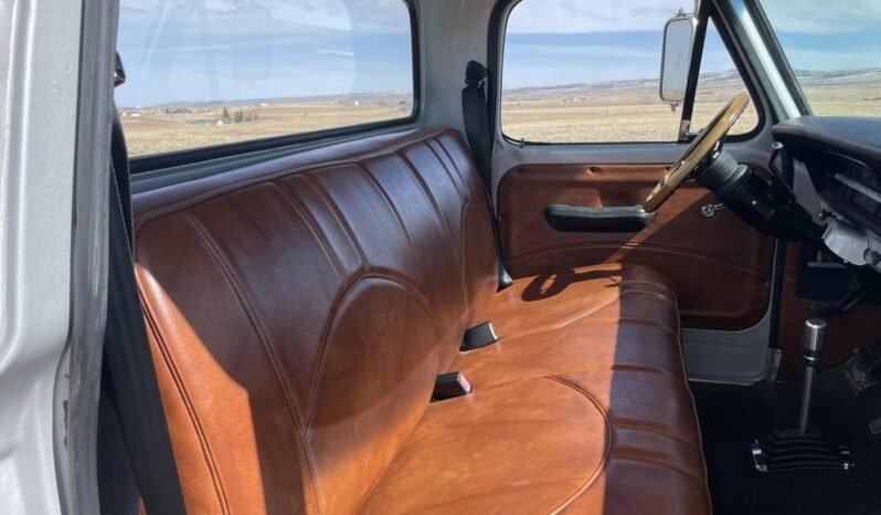 
								1972 Ford F-250 Pickup Truck full									