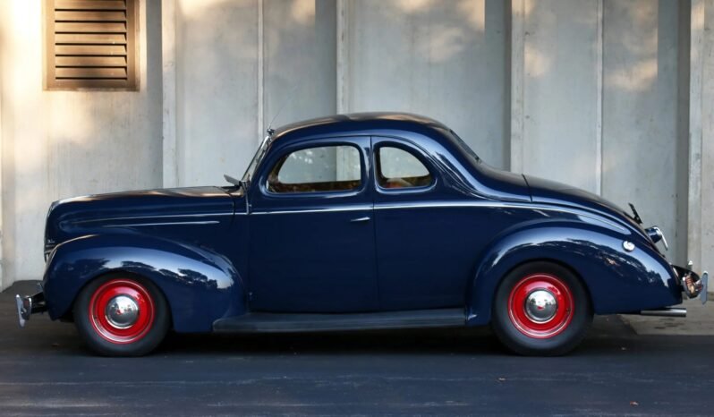 
								1939 Ford Deluxe Coupe full									