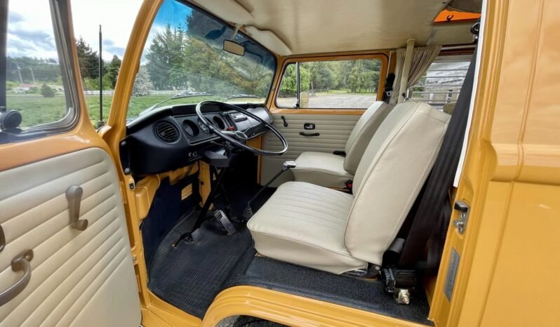 
								1972 Volkswagen Type 2 Westfalia Camper Yellow full									