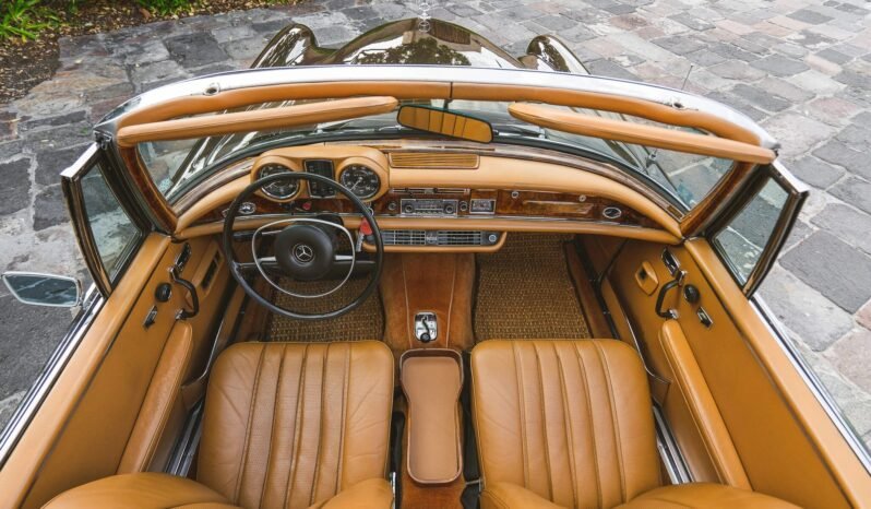 
								1969 Mercedes-Benz 280SE 4-Speed full									