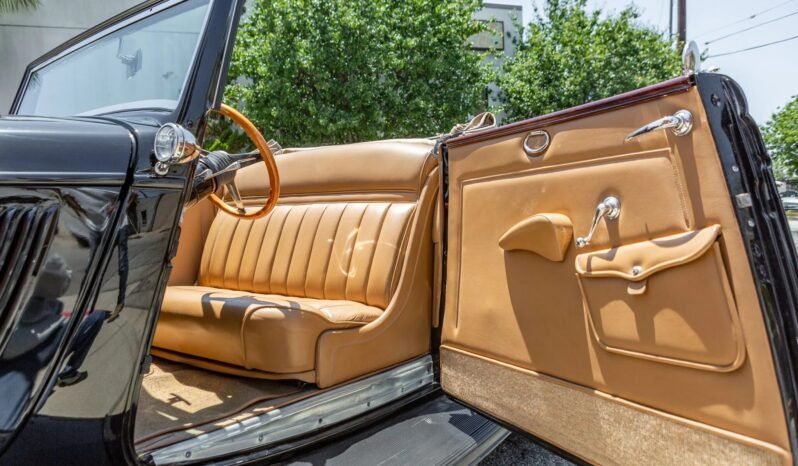 
								1933 Ford Cabriolet Hot Rod 305 V8 full									