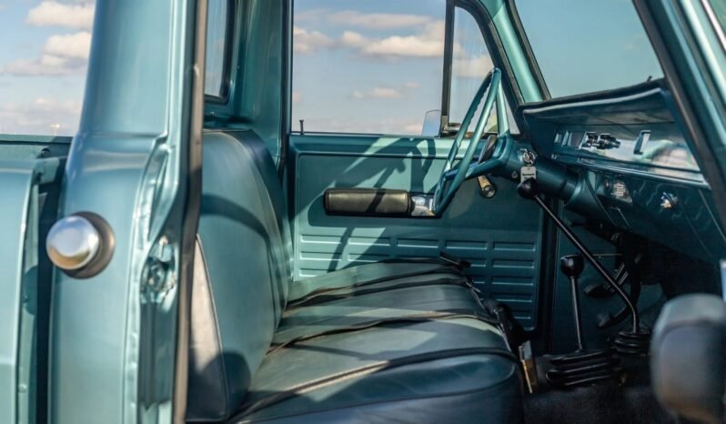 
								1974 International Harvester Series 200 full									