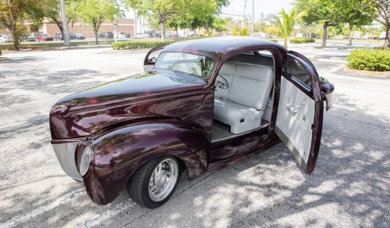 
								1940 Ford Coupe Street Rod V8 full									