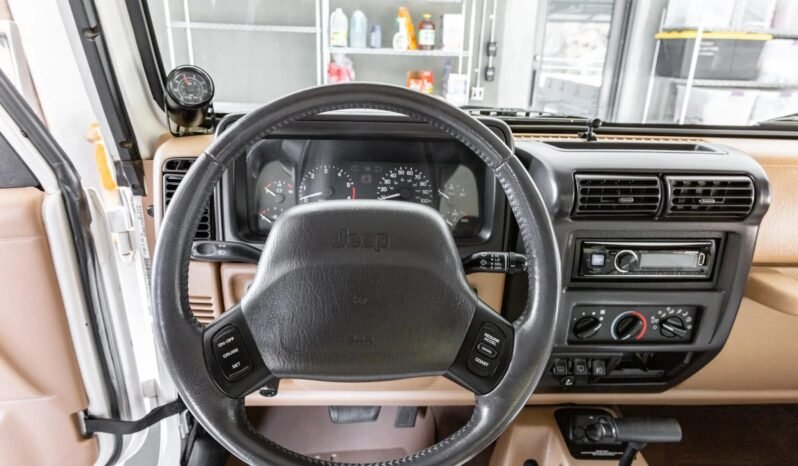 
								1999 Jeep Wrangler Sahara 4X4 full									