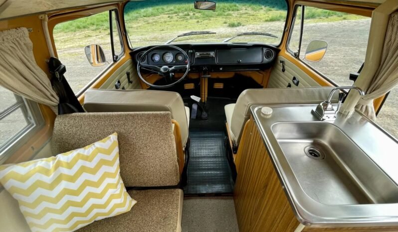 
								1972 Volkswagen Type 2 Westfalia Camper Yellow full									