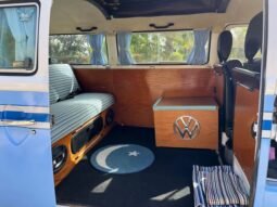 
										1974 Volkswagen Type 2 Camper Pop-Top full									